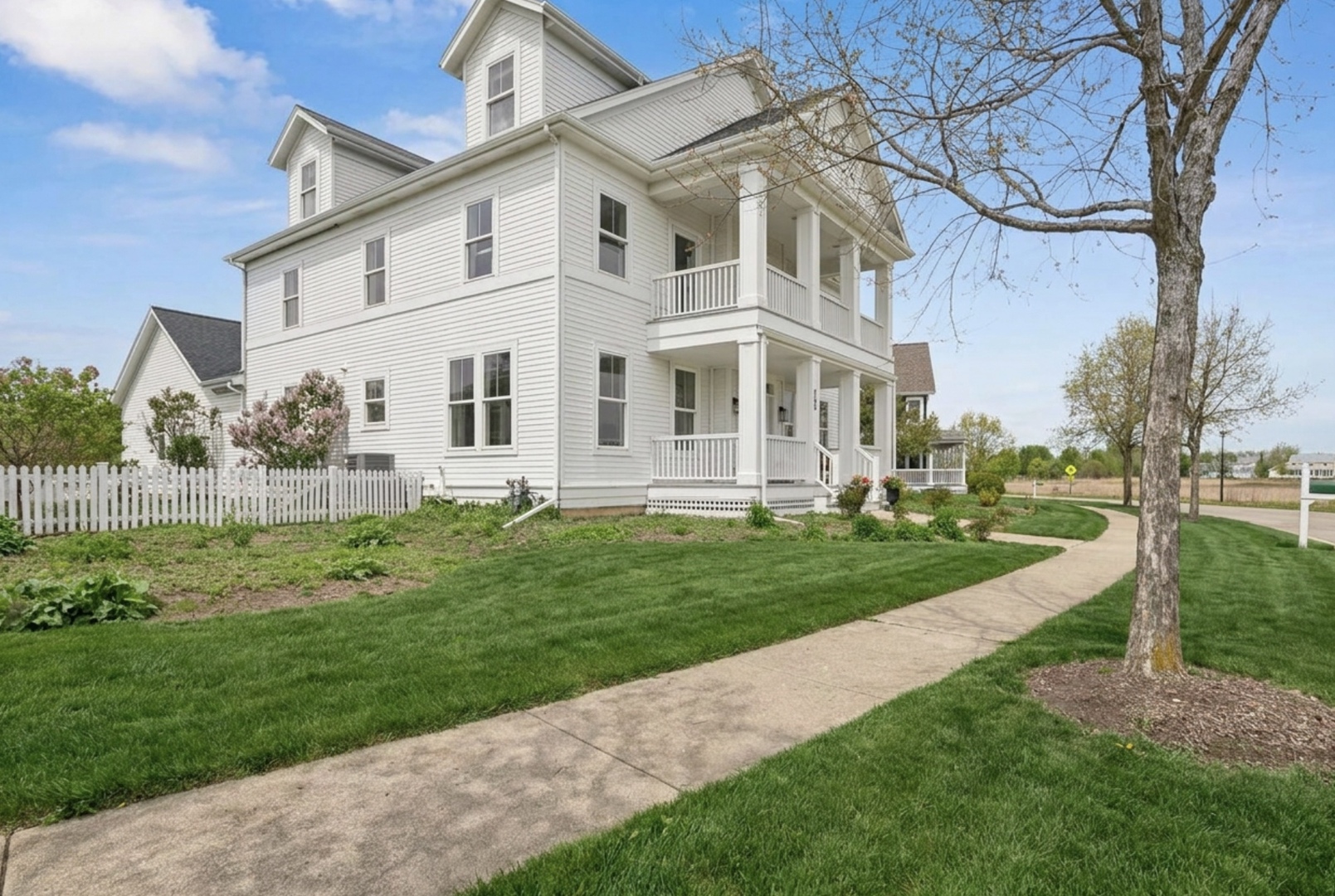 860 Blazing Star Road Grayslake, IL 60030 - Photo 2 of 41