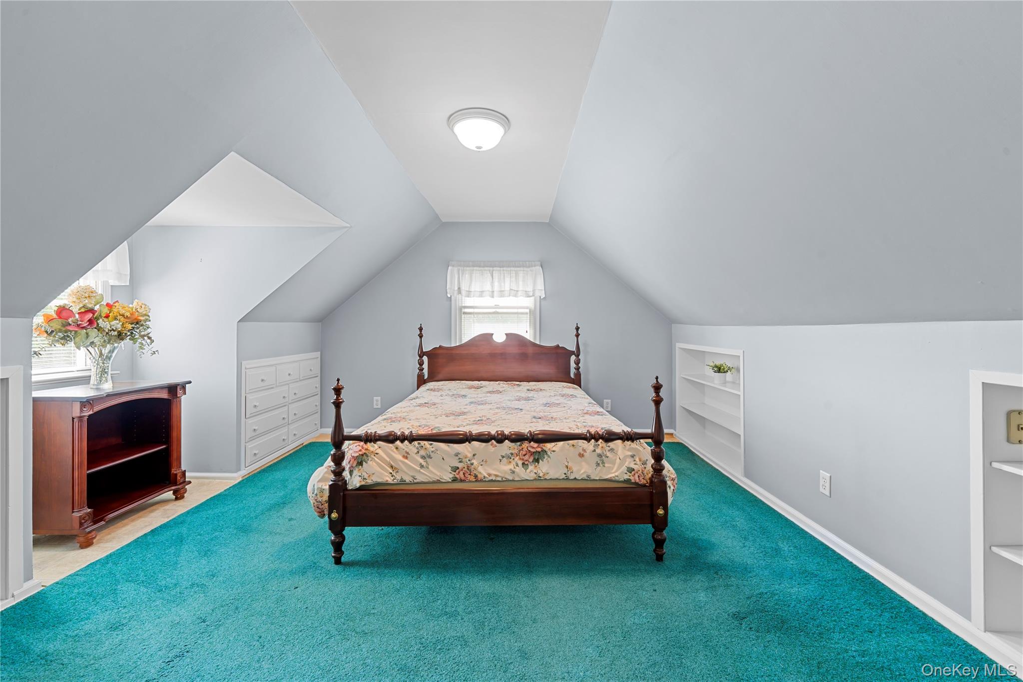 18 Lynton Road Albertson, NY 11507 - Photo 23 of 36 Gallery Image 23
