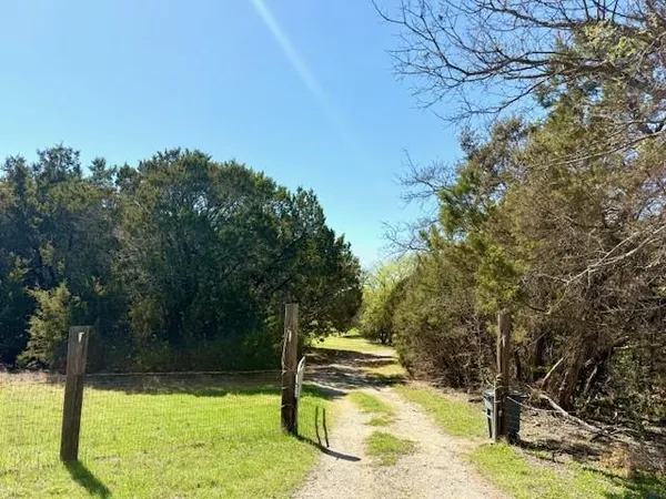 $200,000 | 612 County Road 3570, China Spring, TX 76633