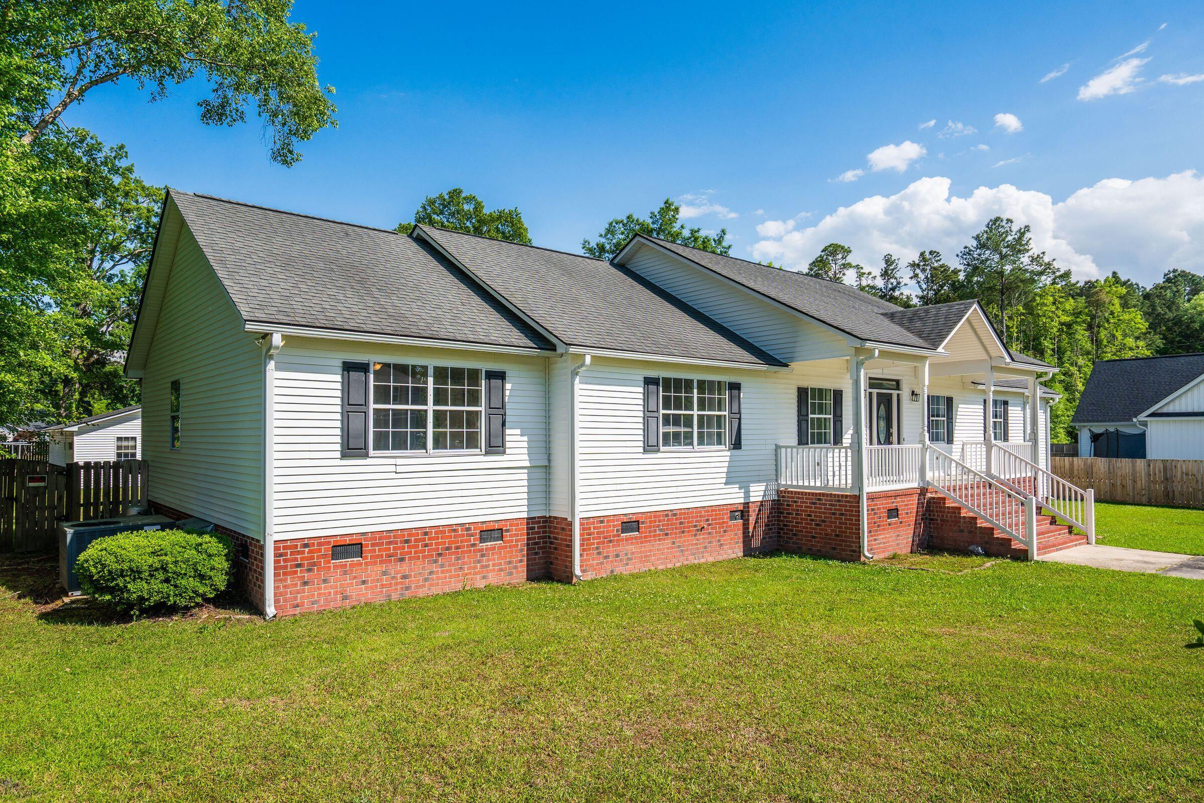 1004 Magnolia Lane Moncks Corner, SC 29461 - Photo 5 of 65 1004 Magnolia Ln