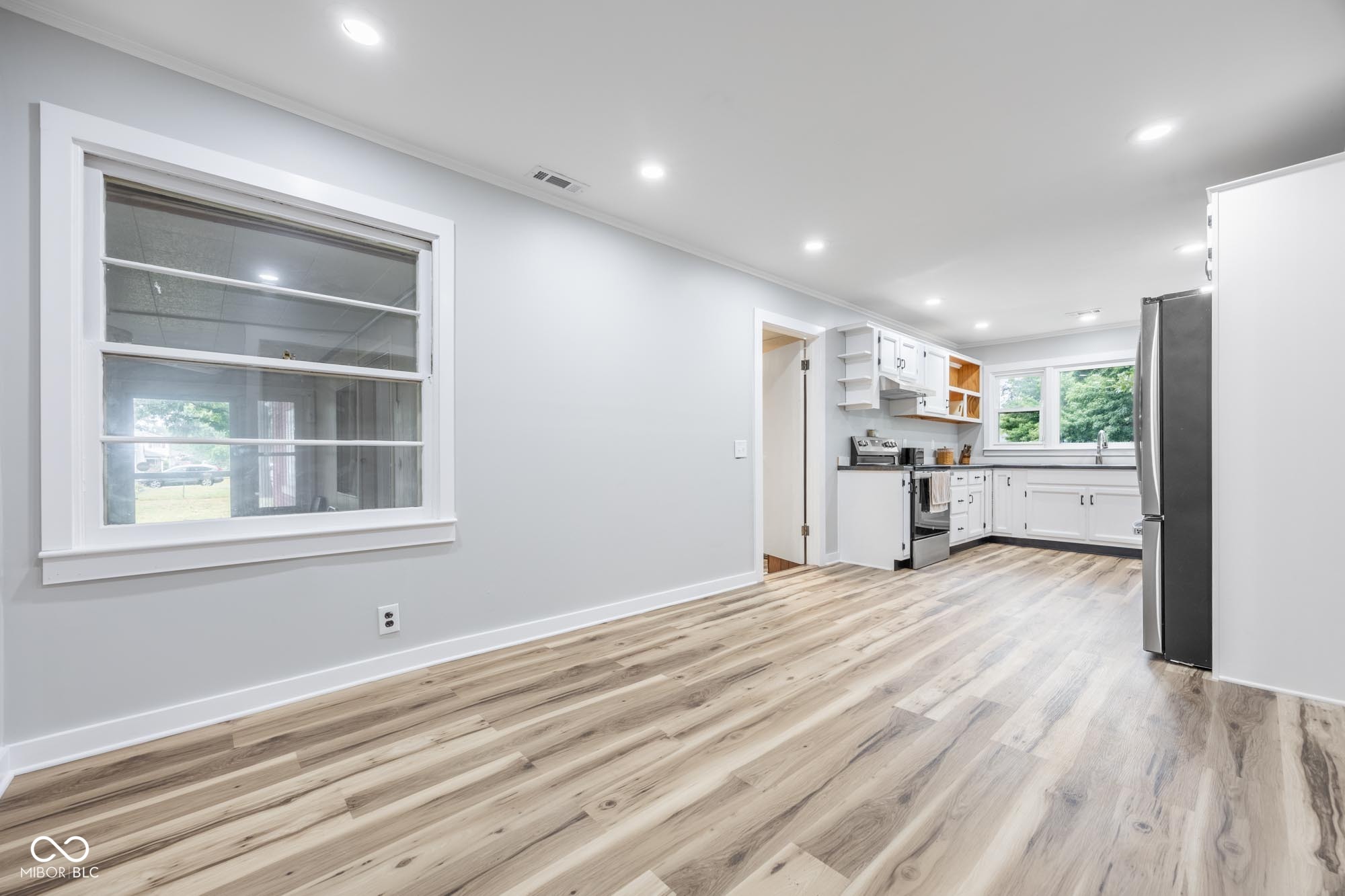 920 North Franklin Road Indianapolis, IN 46219 - Photo 11 of 37