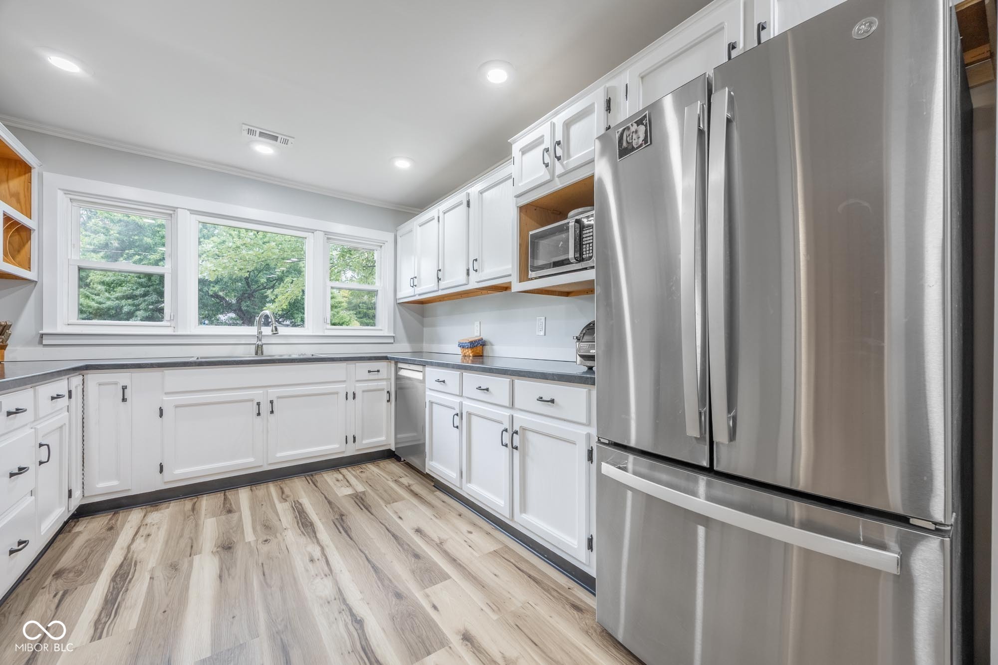 920 North Franklin Road Indianapolis, IN 46219 - Photo 13 of 37