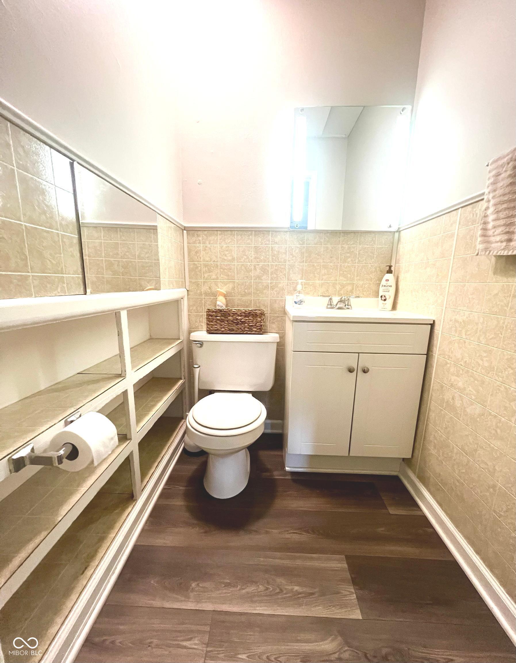 920 North Franklin Road Indianapolis, IN 46219 - Photo 20 of 37