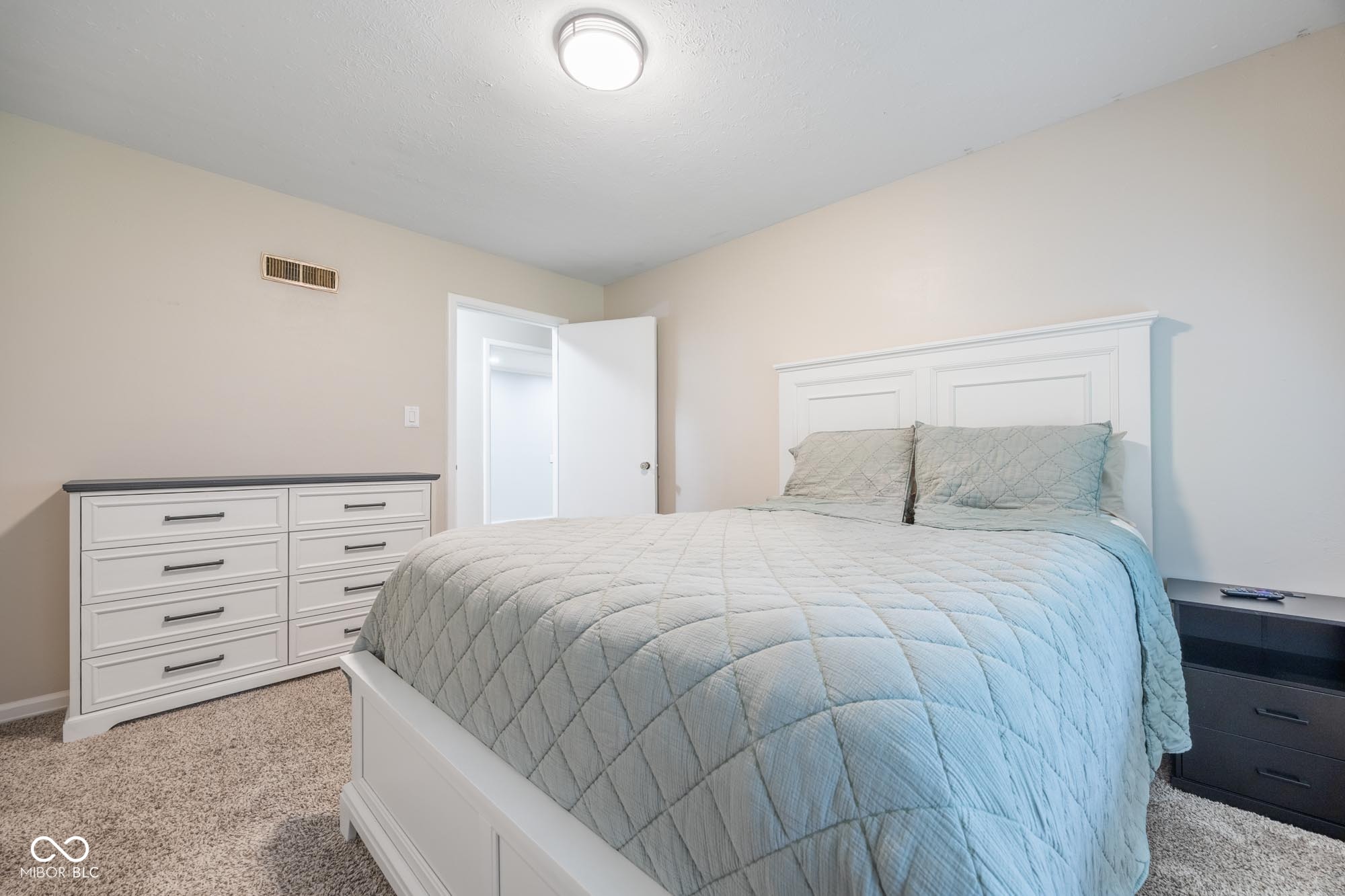 920 North Franklin Road Indianapolis, IN 46219 - Photo 23 of 37