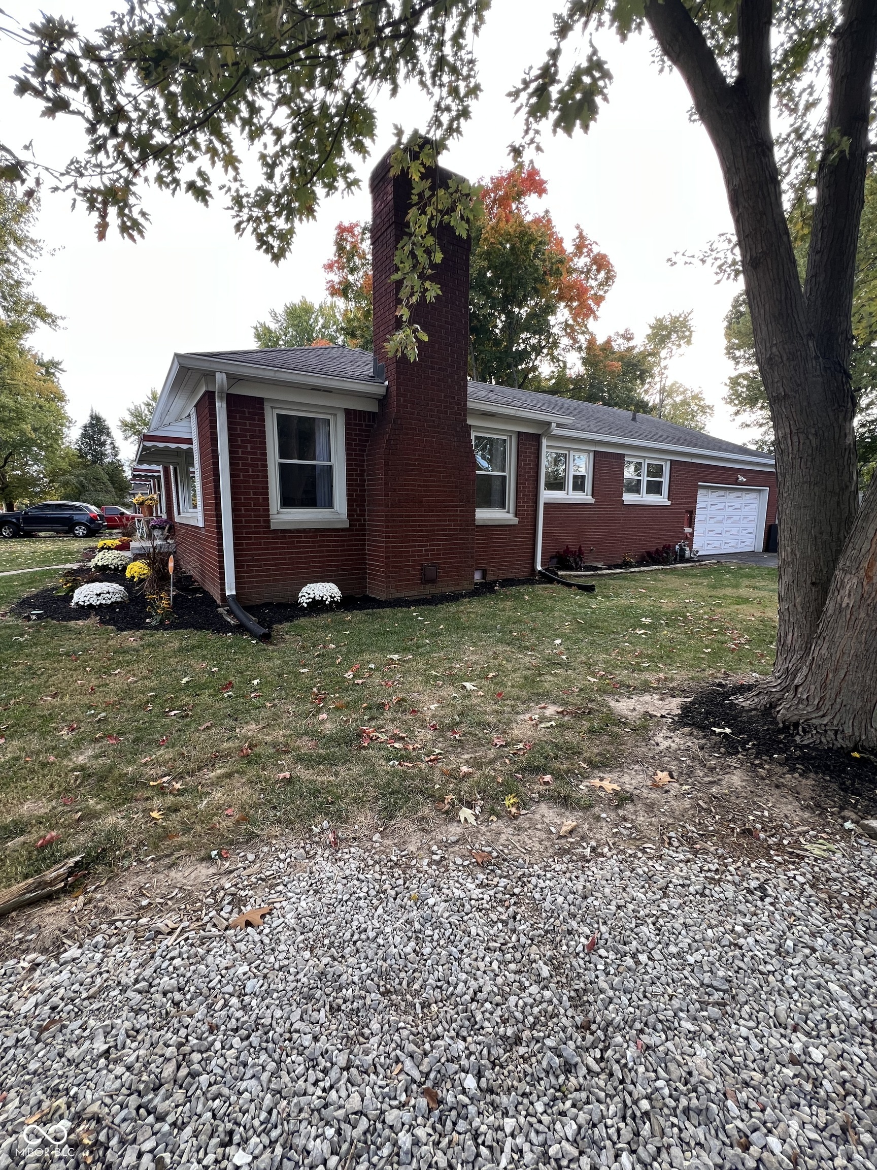 920 North Franklin Road Indianapolis, IN 46219 - Photo 4 of 37