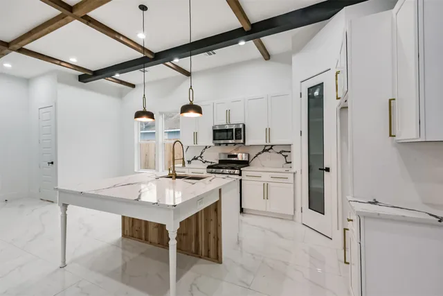 $460,000 | 613 Melbourne Street, Houston, TX 77022