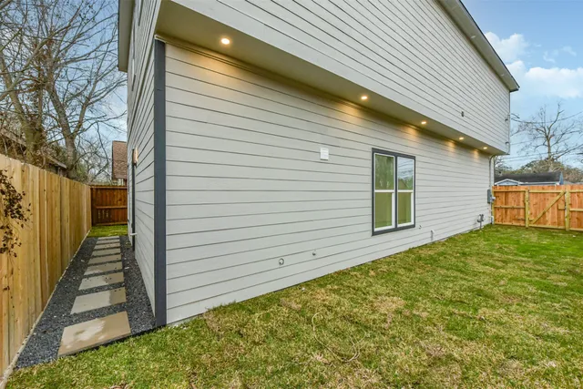 $460,000 | 613 Melbourne Street, Houston, TX 77022
