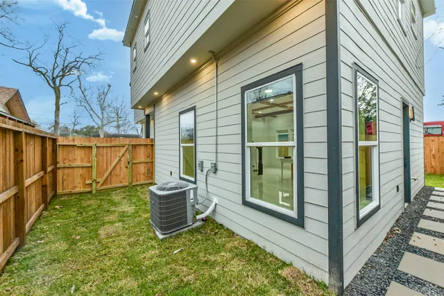$460,000 | 613 Melbourne Street, Houston, TX 77022