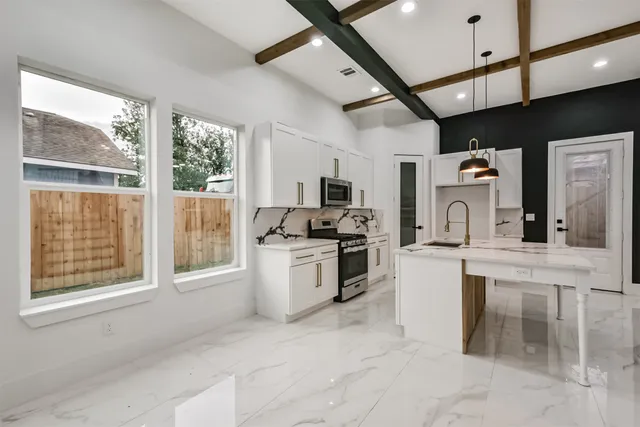 $460,000 | 613 Melbourne Street, Houston, TX 77022