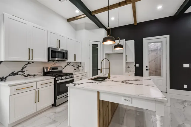 $460,000 | 613 Melbourne Street, Houston, TX 77022