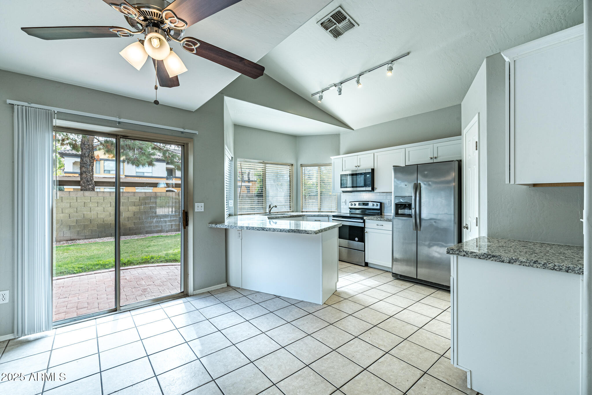 4641 East Towne Lane Gilbert, AZ 85234 - Photo 3 of 26 DSC_8194-HDR