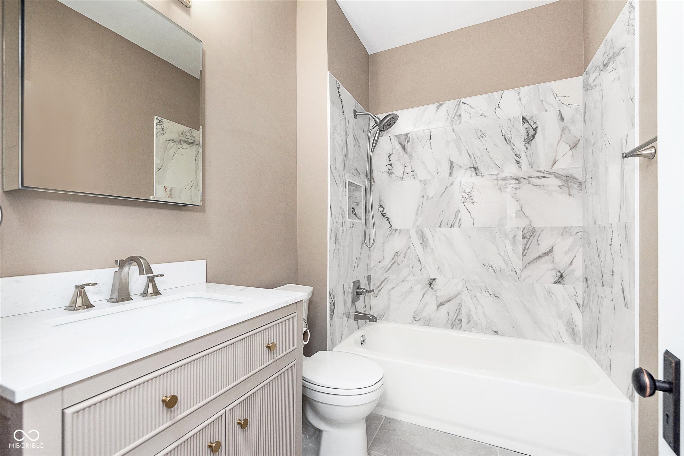 5074 East Walnut Street Indianapolis, IN 46201 - Photo 6 of 17