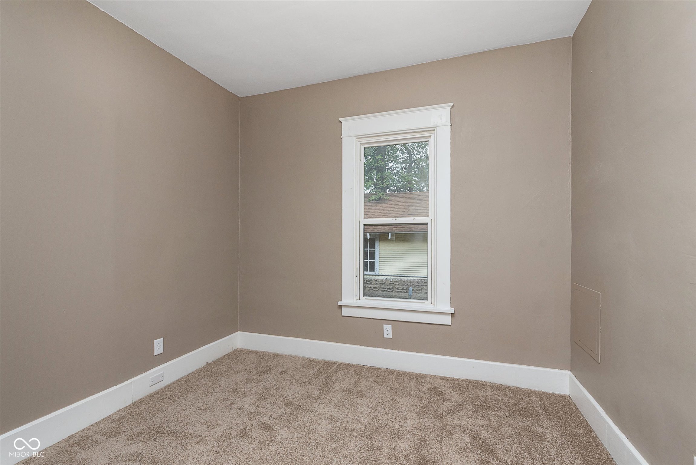 5074 East Walnut Street Indianapolis, IN 46201 - Photo 7 of 17