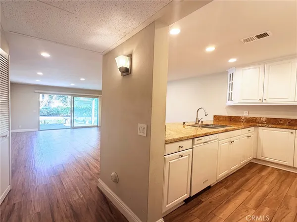 $2,850 | 184 Tangelo, Irvine, CA 92618