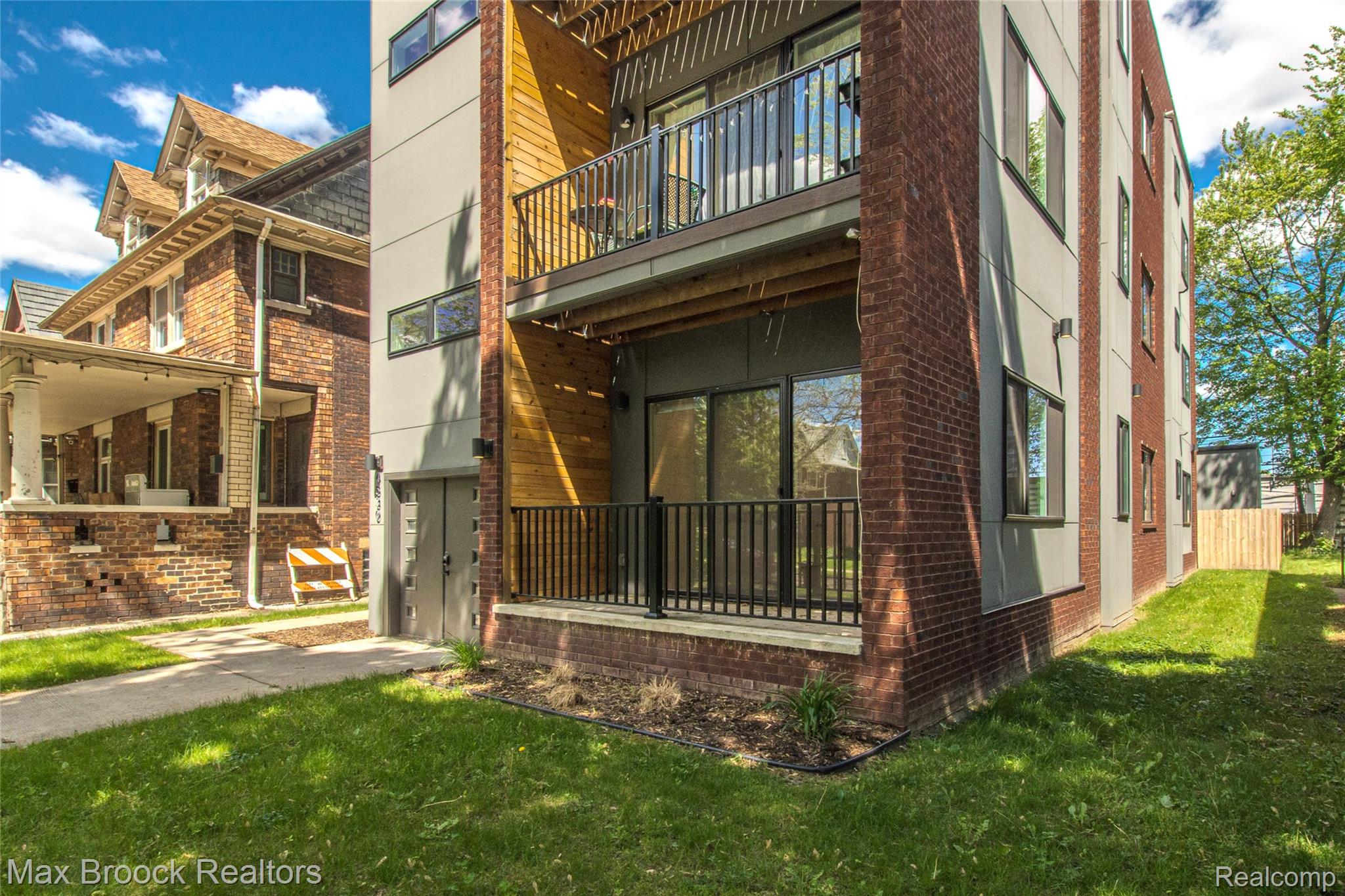 4530 Commonwealth Street, Unit 1 Detroit, MI 48208 - Photo 7 of 66 v511624_3.jpg