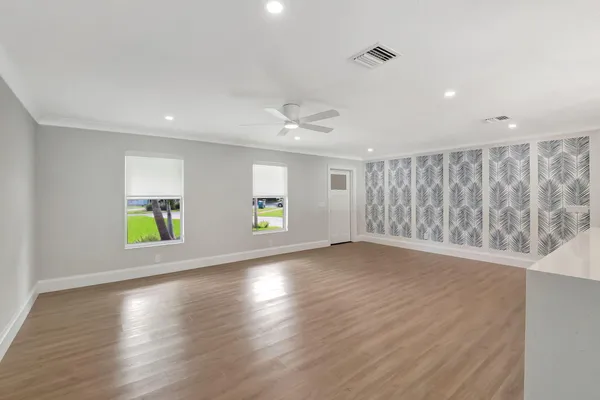 $8,000 | 135 Southeast 28th Court, Boynton Beach, FL 33435