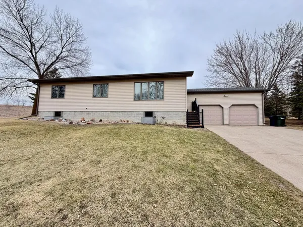 $267,000 | 828 West Birch Avenue, Fergus Falls, MN 56537