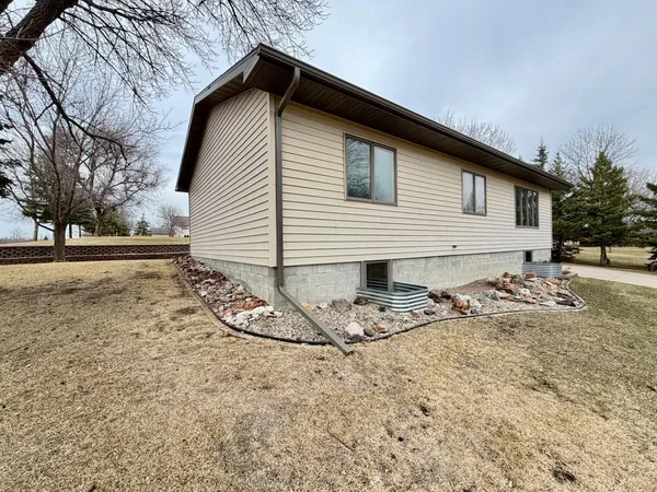 $267,000 | 828 West Birch Avenue, Fergus Falls, MN 56537