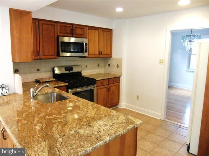 127 Rose Lane Springfield, PA 19064 - Photo 7 of 23 Gallery Image 7