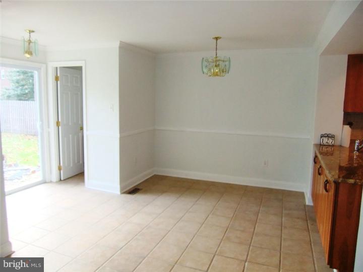127 Rose Lane Springfield, PA 19064 - Photo 9 of 23 Gallery Image 9