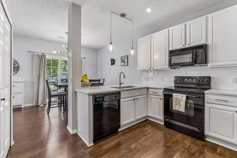 $319,900 | 5035 Garland Lane, Unit 5035E, Plymouth, MN 55446