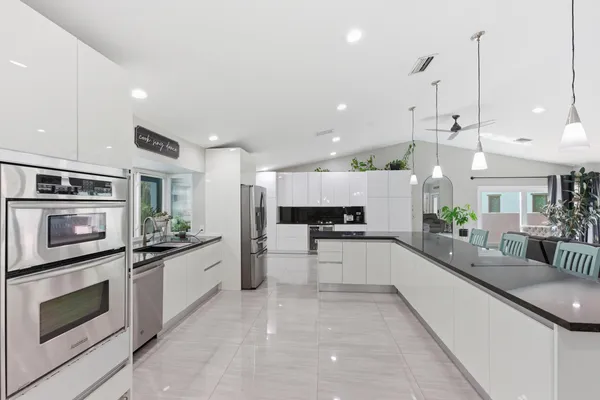 $860,000 | 1537 Northwest 108th Way, Coral Springs, FL 33071