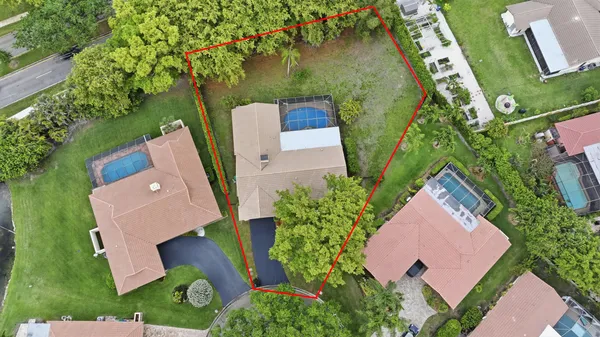 $860,000 | 1537 Northwest 108th Way, Coral Springs, FL 33071
