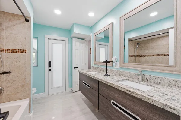 $860,000 | 1537 Northwest 108th Way, Coral Springs, FL 33071