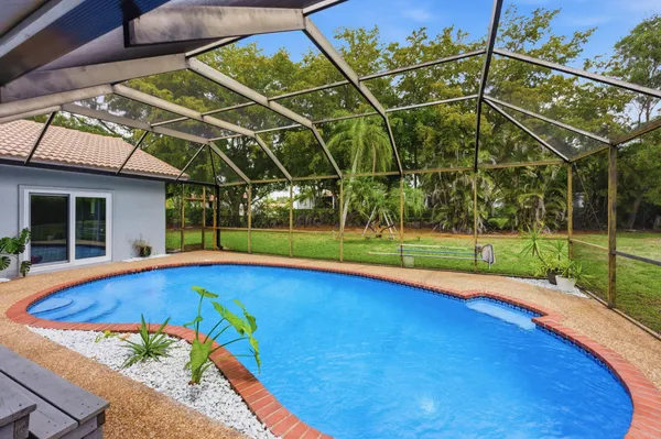 $860,000 | 1537 Northwest 108th Way, Coral Springs, FL 33071