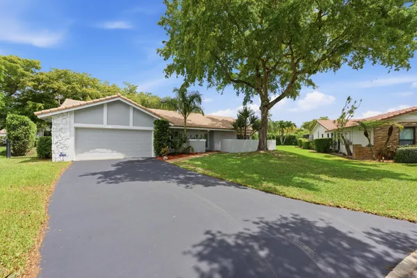 $860,000 | 1537 Northwest 108th Way, Coral Springs, FL 33071