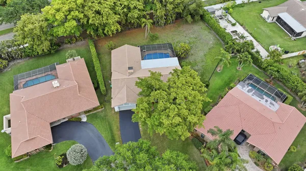 $860,000 | 1537 Northwest 108th Way, Coral Springs, FL 33071