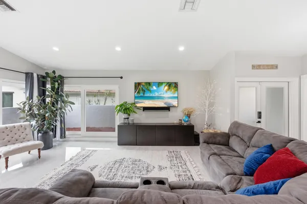 $860,000 | 1537 Northwest 108th Way, Coral Springs, FL 33071