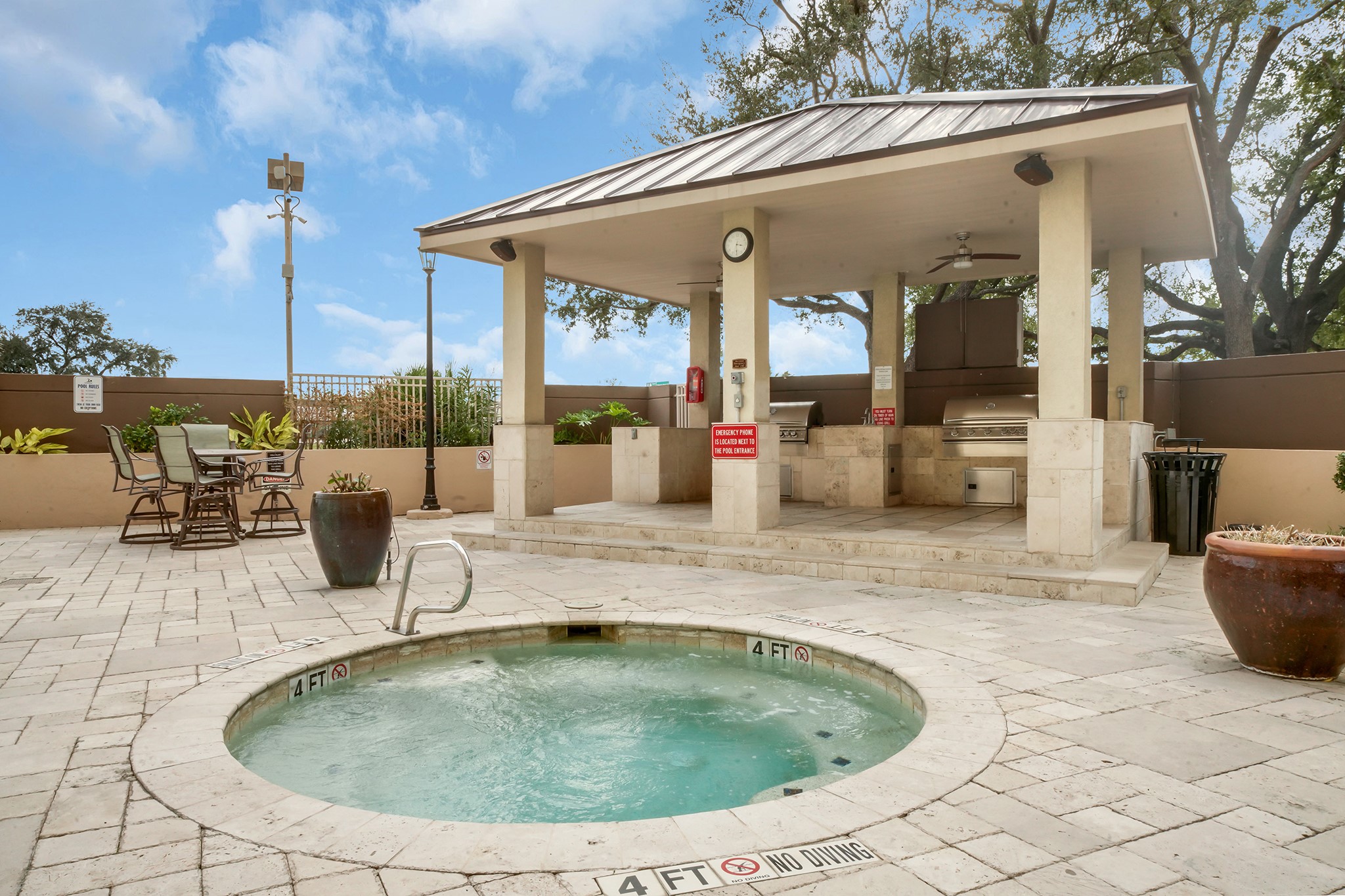 3525 Sage Road, Unit 813 Houston, TX 77056 - Photo 11 of 20 a view of a patio with swimming pool