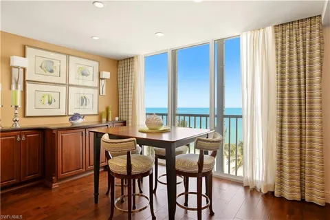 $2,590,000 | 3377 Gulf Shore Boulevard North, Unit 6B, Naples, FL 34103