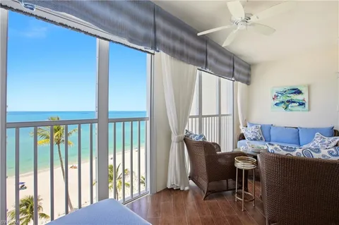 $2,590,000 | 3377 Gulf Shore Boulevard North, Unit 6B, Naples, FL 34103