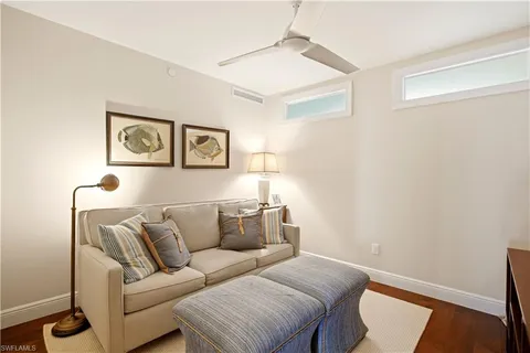 $2,590,000 | 3377 Gulf Shore Boulevard North, Unit 6B, Naples, FL 34103