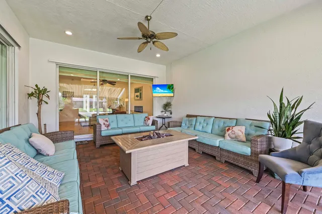 a view of a house with a back yard