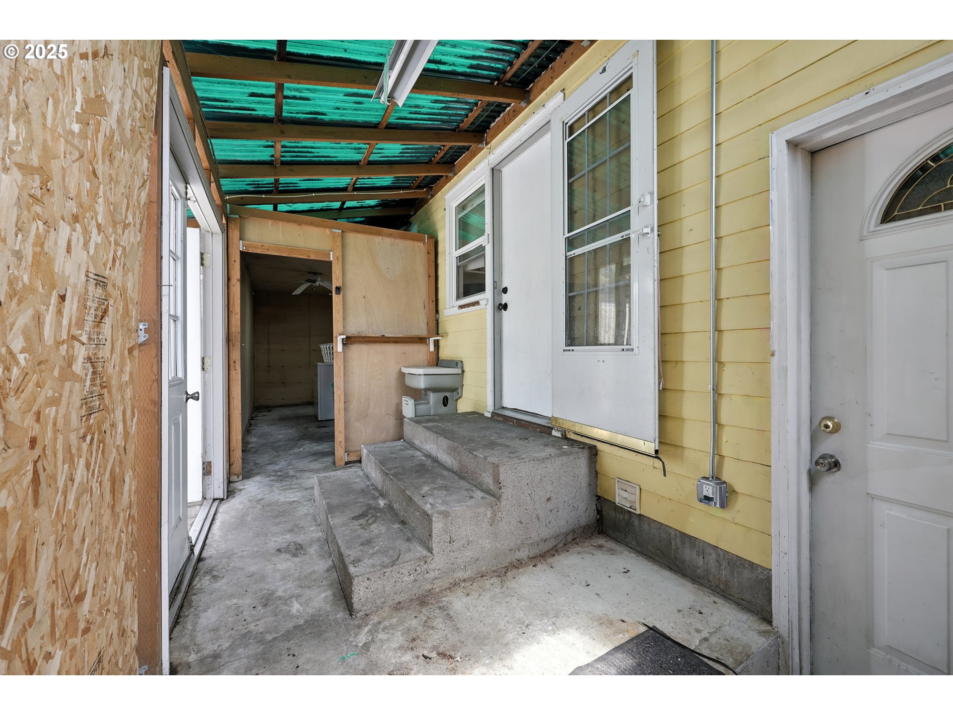 1611 Northeast 102nd Avenue Portland, OR 97220 - Photo 22 of 30 a living room with a couch and a table