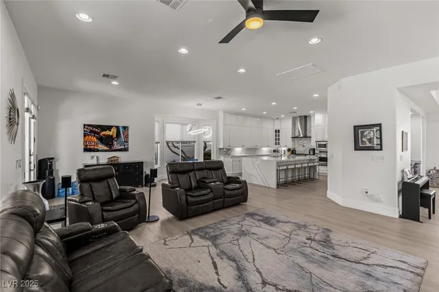 $2,699,000 | 1901 Newport Bay Drive, Las Vegas, NV 89117