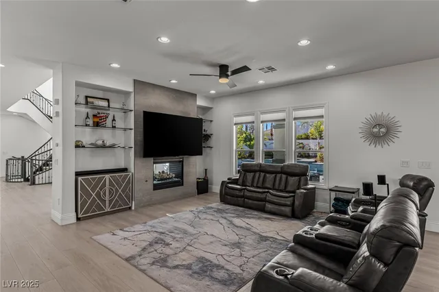 $2,699,000 | 1901 Newport Bay Drive, Las Vegas, NV 89117