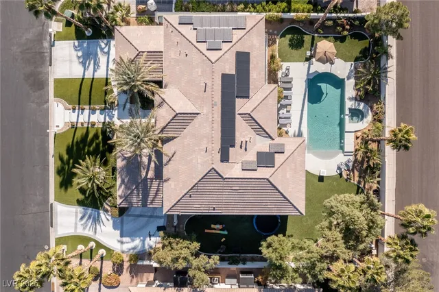 $2,699,000 | 1901 Newport Bay Drive, Las Vegas, NV 89117