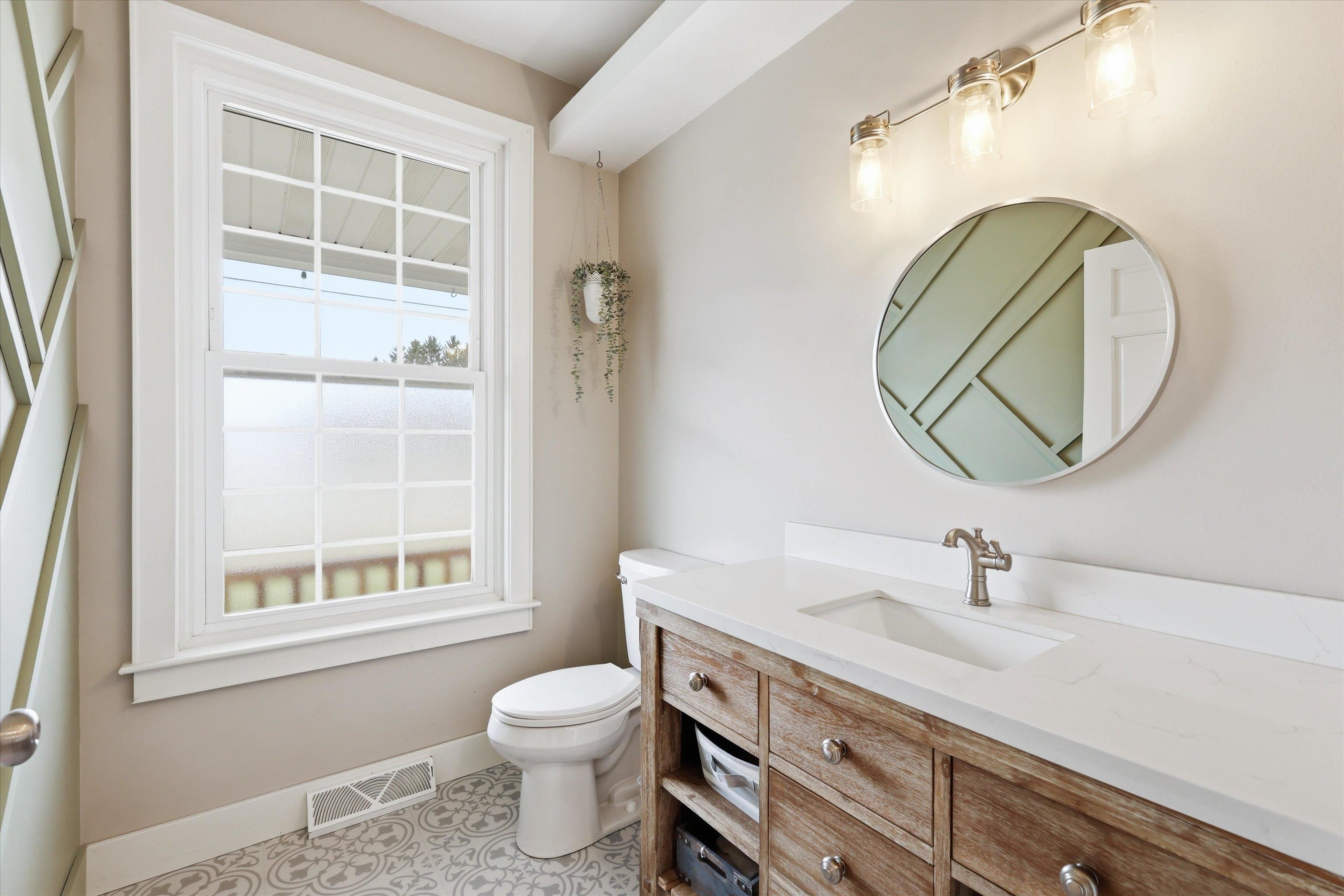 439 East Factory Street Seymour, WI 54165 - Photo 16 of 64