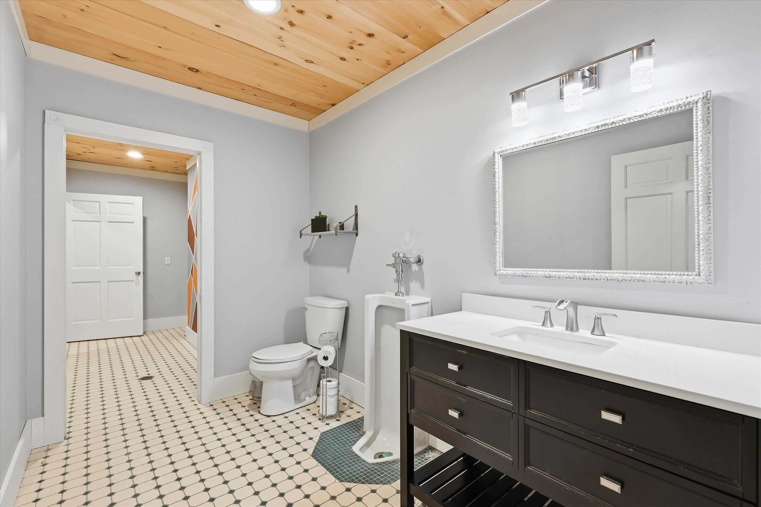 439 East Factory Street Seymour, WI 54165 - Photo 22 of 64