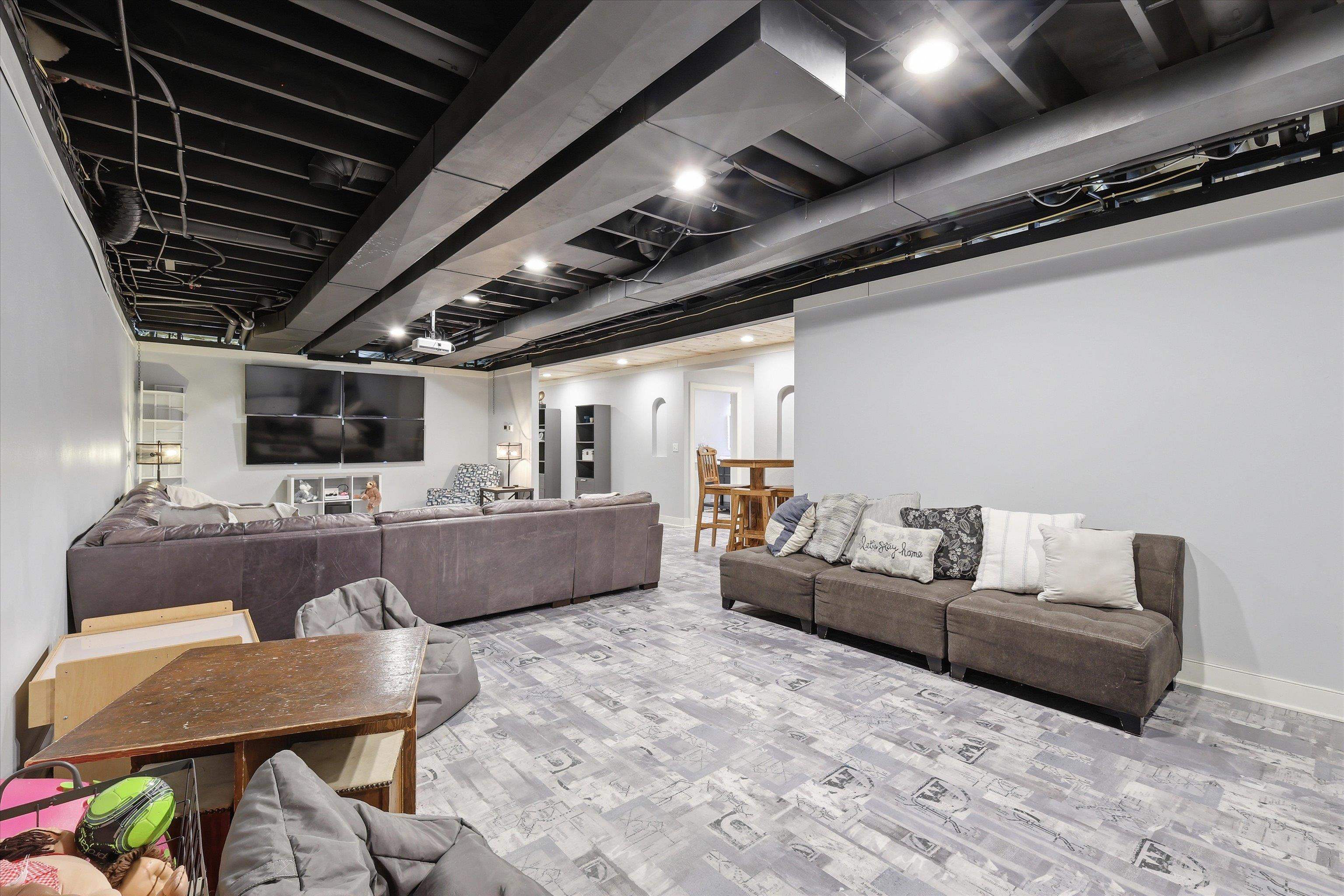 439 East Factory Street Seymour, WI 54165 - Photo 31 of 64