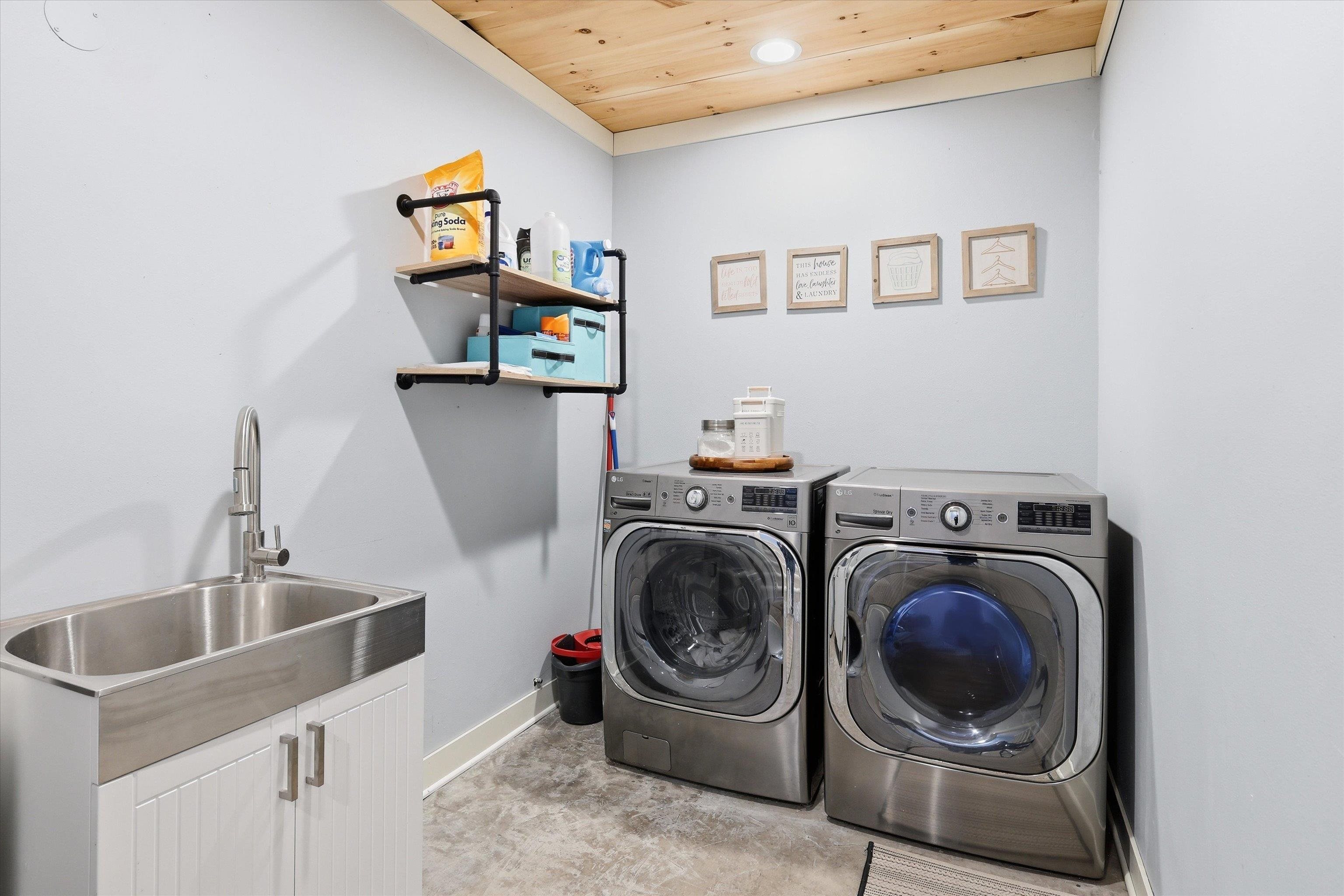 439 East Factory Street Seymour, WI 54165 - Photo 32 of 64