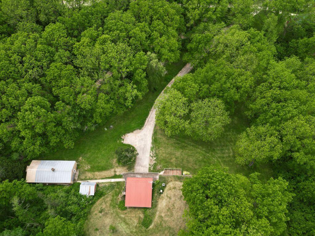 N8083 Amundson Coulee Road Farmington, WI 54636 - Photo 31 of 37 Drone view driveway, buildings