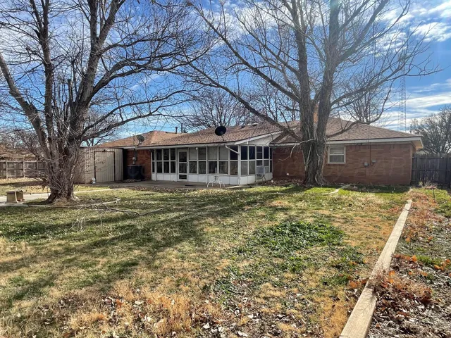 $210,000 | 1000 West Pine Street, Dimmitt, TX 79027