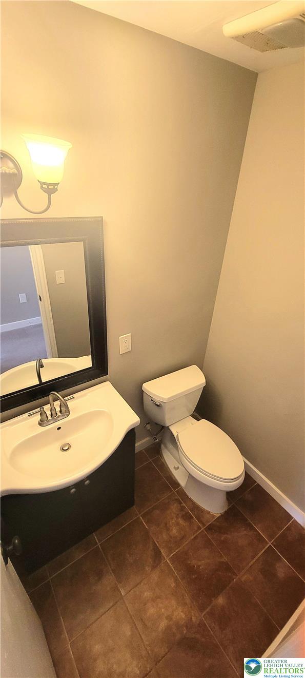 419 Spring Street Bethlehem, PA 18018 - Photo 4 of 19 Powder Rm