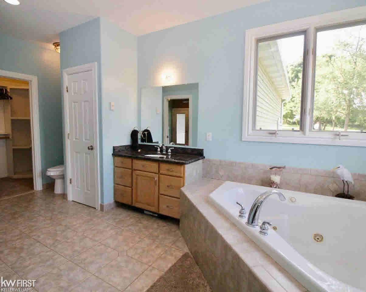 9147 Faussett Road Fenton, MI 48430 - Photo 42 of 58 21340961-41.JPG