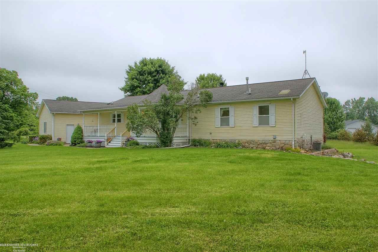 73100 McFadden Road Armada, MI 48005 - Photo 2 of 32 31384766-1.JPG